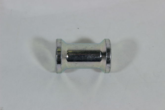 Втулка дистанционная крепления двигателя правая