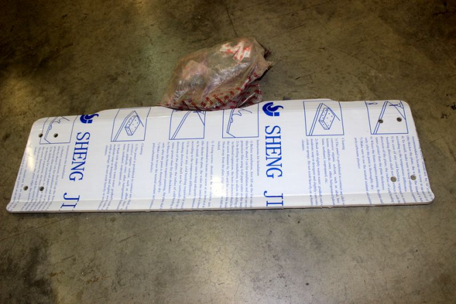 Стекло ветровое укороченное (в сборе)