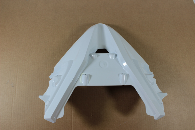 Кронштейн стекла ветрового (белый / NEBULA WHITE)