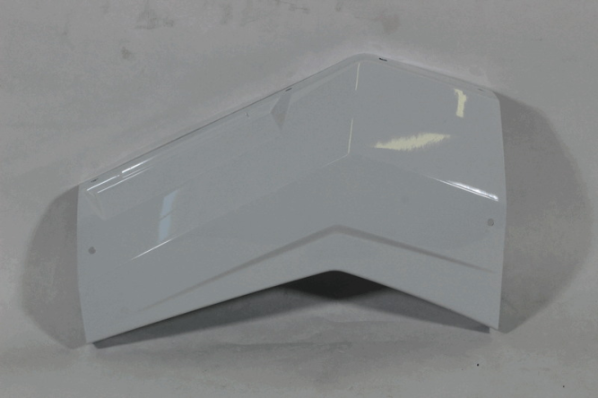 Накладка крыла передняя, правая (белый)
