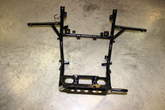 Кронштейн передний (масляный радиатор сзади)