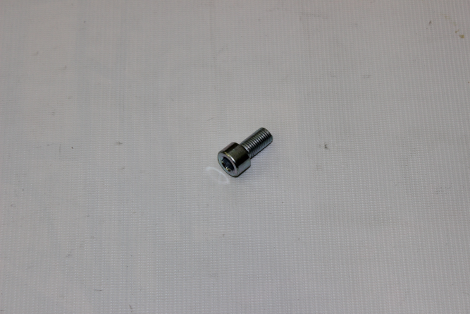 Винт M10&times;20