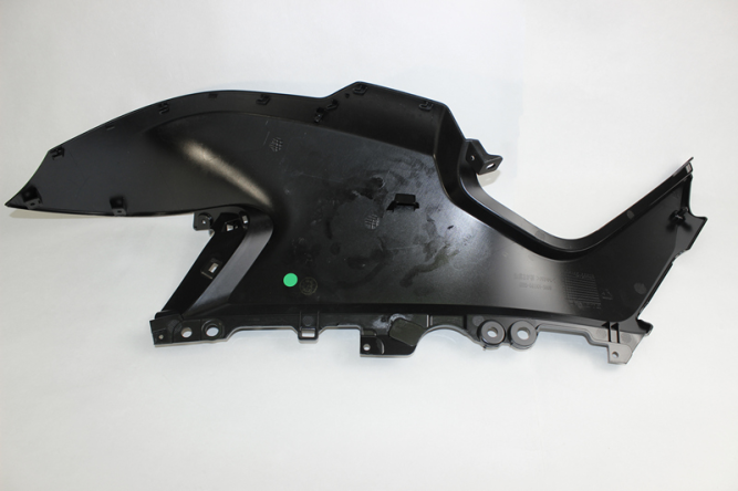 Облицовка топливного бака правая (черный / NEBULA BLACK)