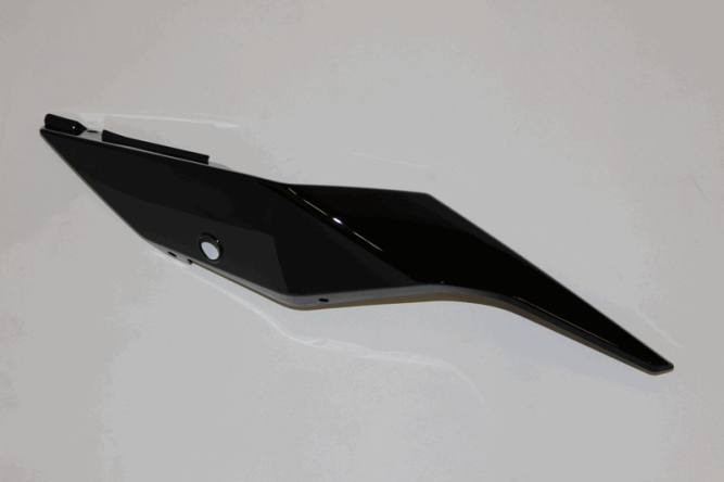 Облицовка задняя левая (черный / NEBULA BLACK)