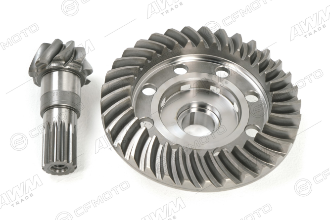 Пара конических шестерен переднего редуктора