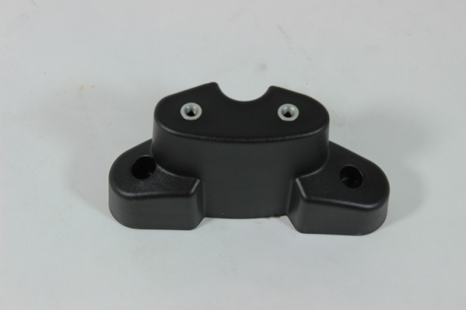 Кронштейн заднего левого крыла