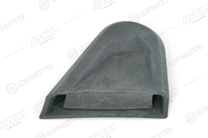 Скоба крепления правого ремня безопасности