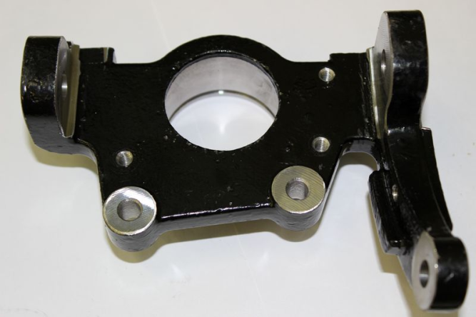 Кулак поворотный правый (для 14-дюймовых дисков)