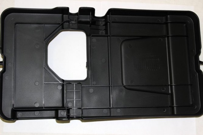 Крышка заднего бардачка