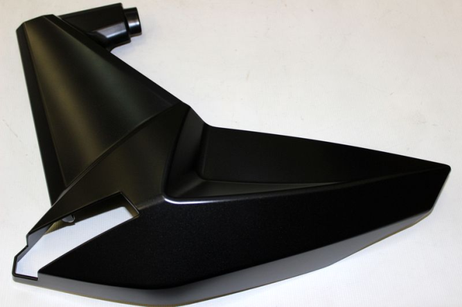 Облицовка бензобака правая (черный матовый)