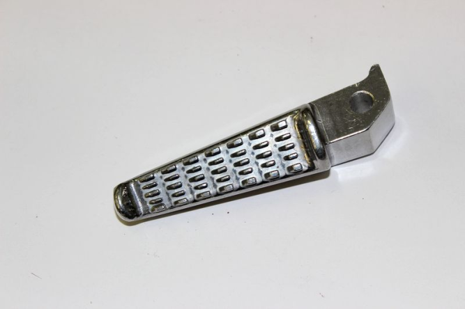 Подножка пассажирская левая