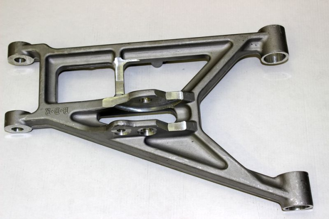 Рычаг подвески задний правый нижний Х8