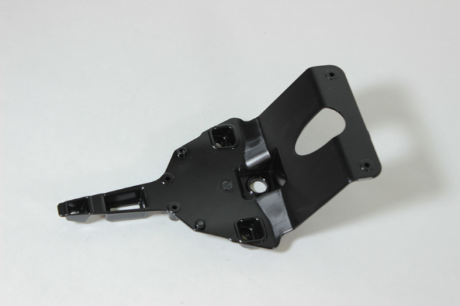 Кронштейн облицовки фары