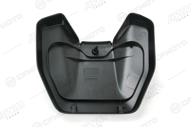 Крышка левого вещевого ящика