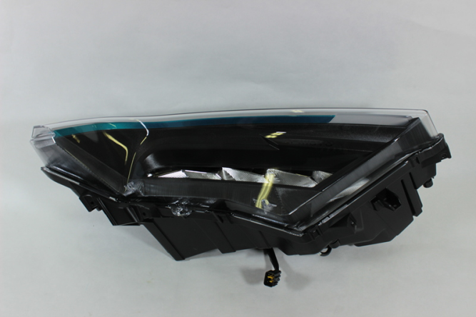 Фара передняя левая (BLUE STRIPE)