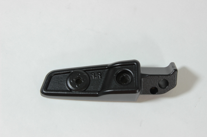 Основание подножки задней правой (черный / MATTE BLACK)