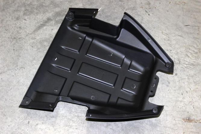 Крышка переднего багажника верхняя