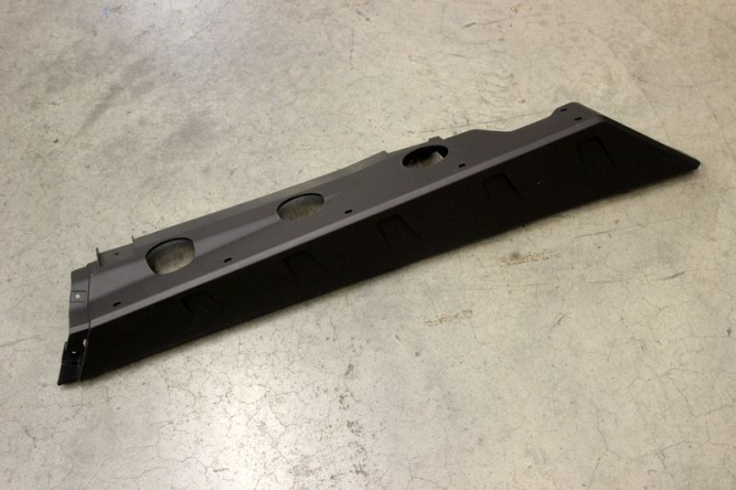 Накладка кузова левая