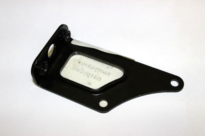 Кронштейн выпускного патрубка