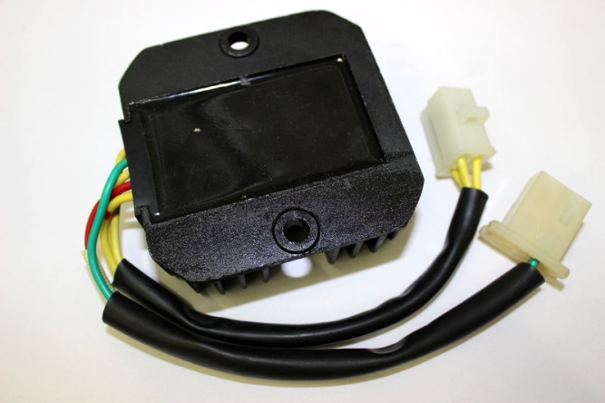 Регулятор напряжения