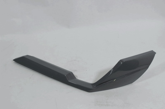 Накладка декоративная передняя левая (серый / GHOST GRAY)