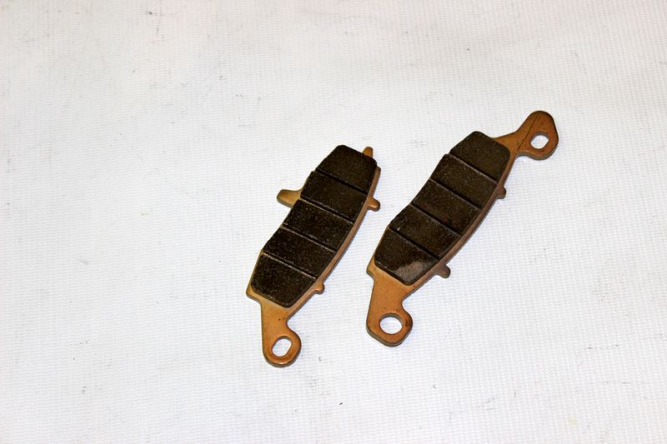 Тормозные колодки правая пара
