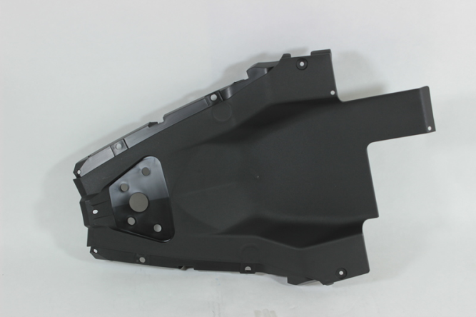 Облицовка заднего крыла нижняя