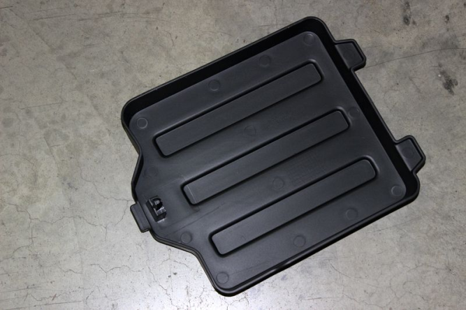 Крышка инструментального ящика