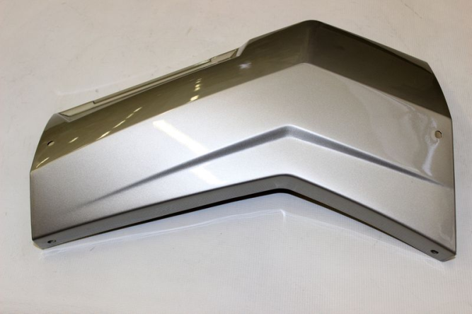 Накладка крыла передняя, правая (серый металлик/METAL GREY)