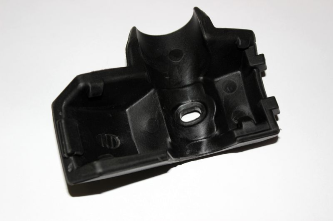 Клык бампера задний правый