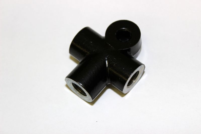 Тройник тормозной системы