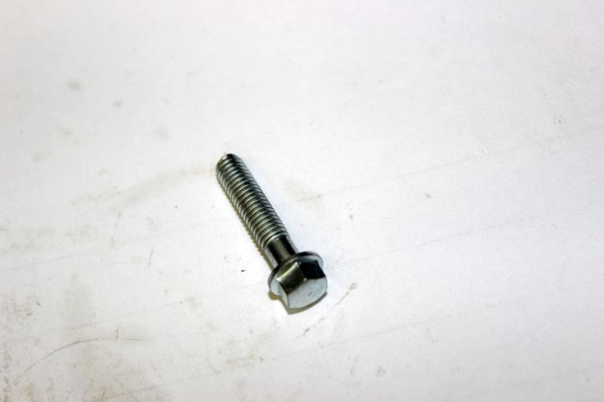 Болт M6&times;28