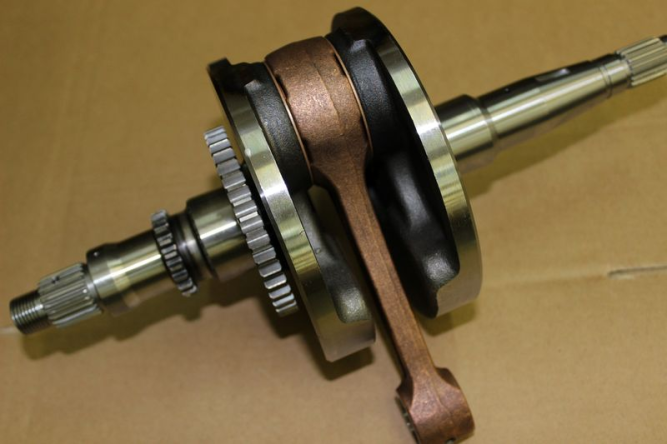 Коленчатый вал (Устанавливается только в паре с балансирным валом 0180-160001)