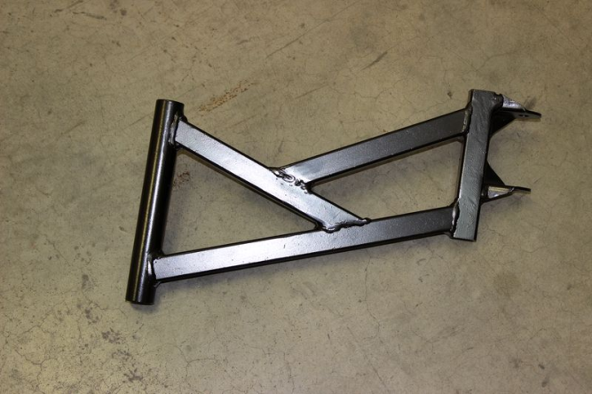 Рычаг задний верхний левый