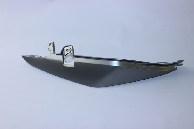 Панель подрамника правая (серый / MATTE TITANIUM GREY)