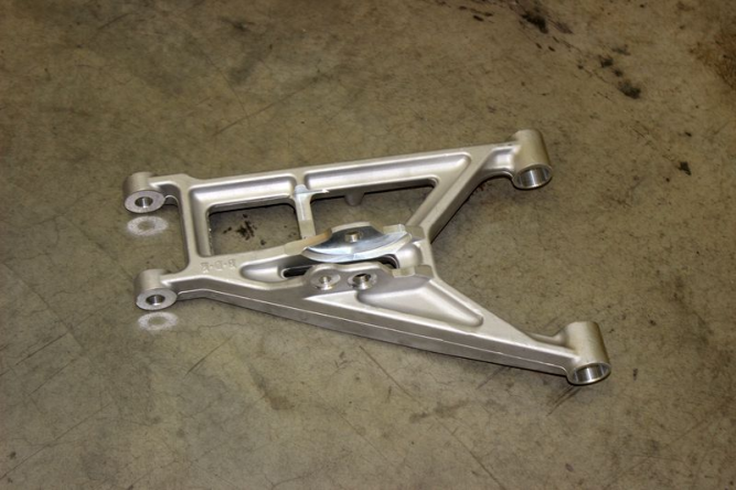 Рычаг подвески задний правый нижний