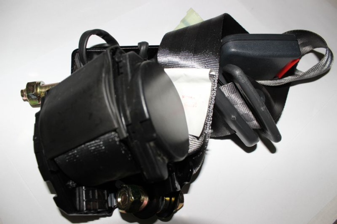 Ремень безопасности