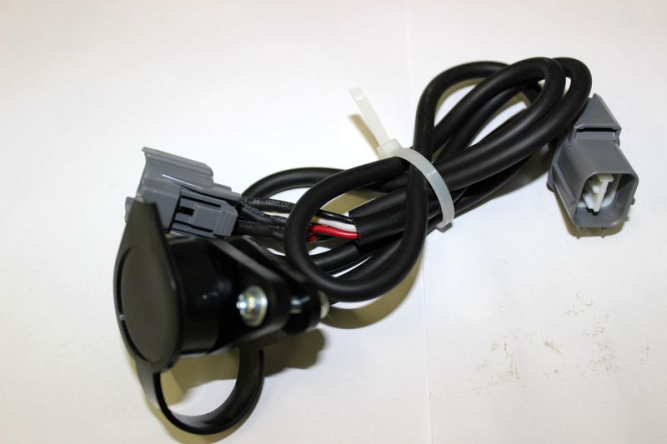 Разъем подключения пульта лебедки