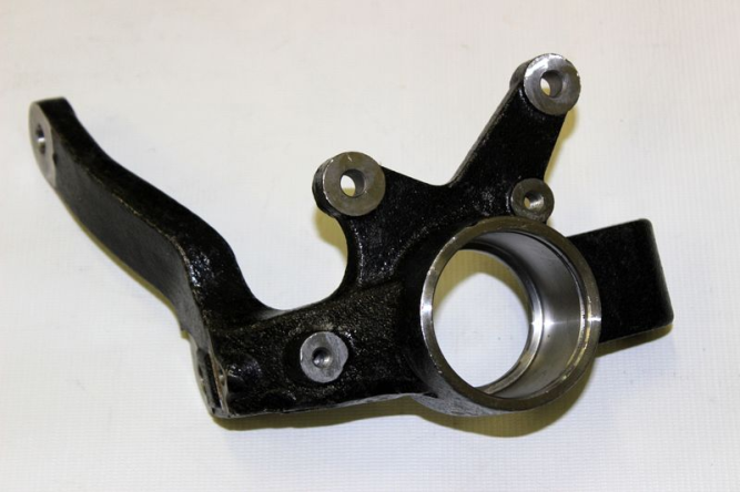 Кулак поворотный левый