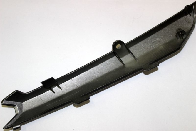 Накладка декоративная задняя правая (серый металлик / TITANIUM GRAY)