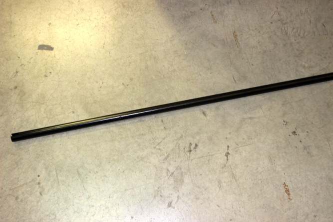 Ось двери кузова