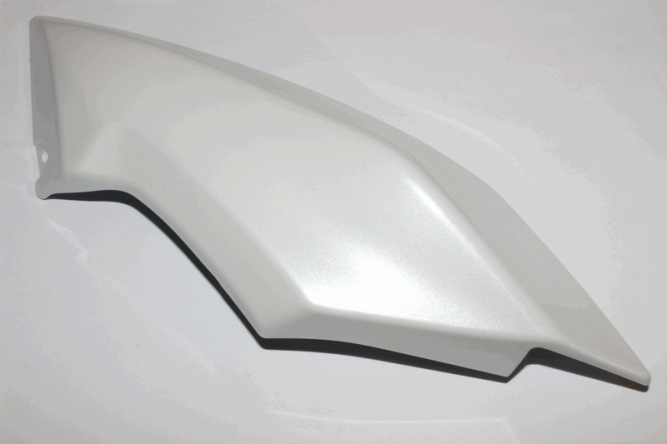 Облицовка фары ( ПЕРЛАМUTРОВО БЕЛЫЙ / NEW PEARL WHITE )