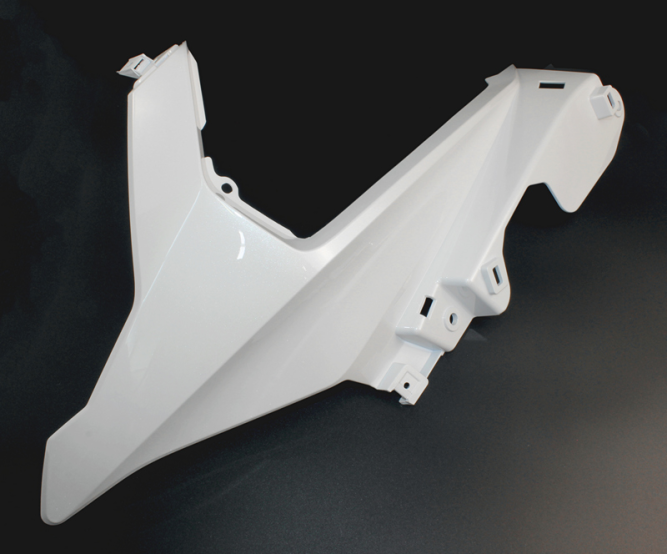 Облицовка передняя левая (белый / NEBULA WHITE)