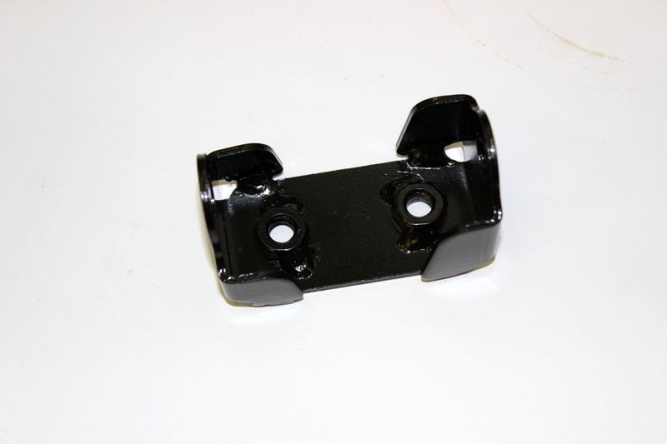 Кронштейн крепления переднего редуктора