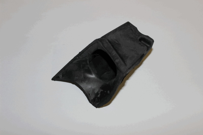 Заглушка переднего бампера левая