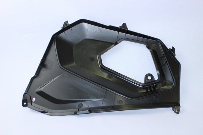 Облицовка двигателя левая