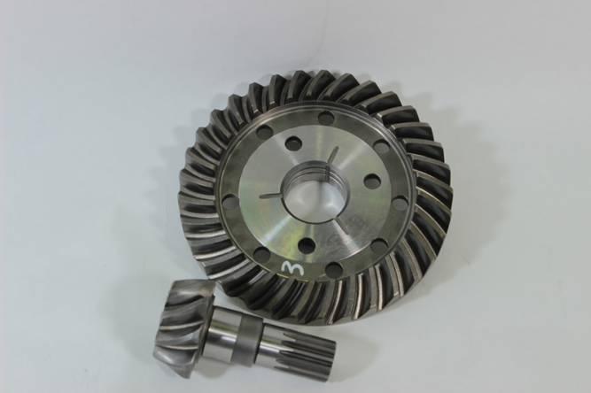 Главная пара заднего редуктора