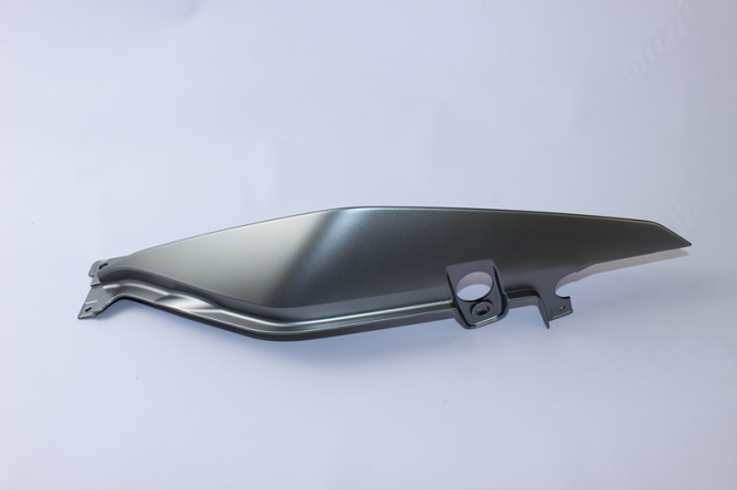 Панель подрамника правая (серый / MATTE TITANIUM GREY)