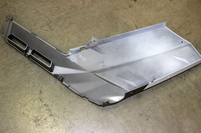 Крыло заднее правое (серо/белое)