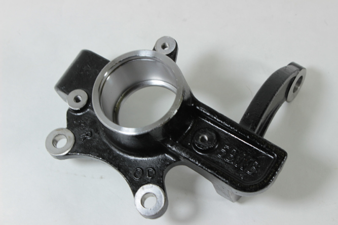 Кулак поворотный правый